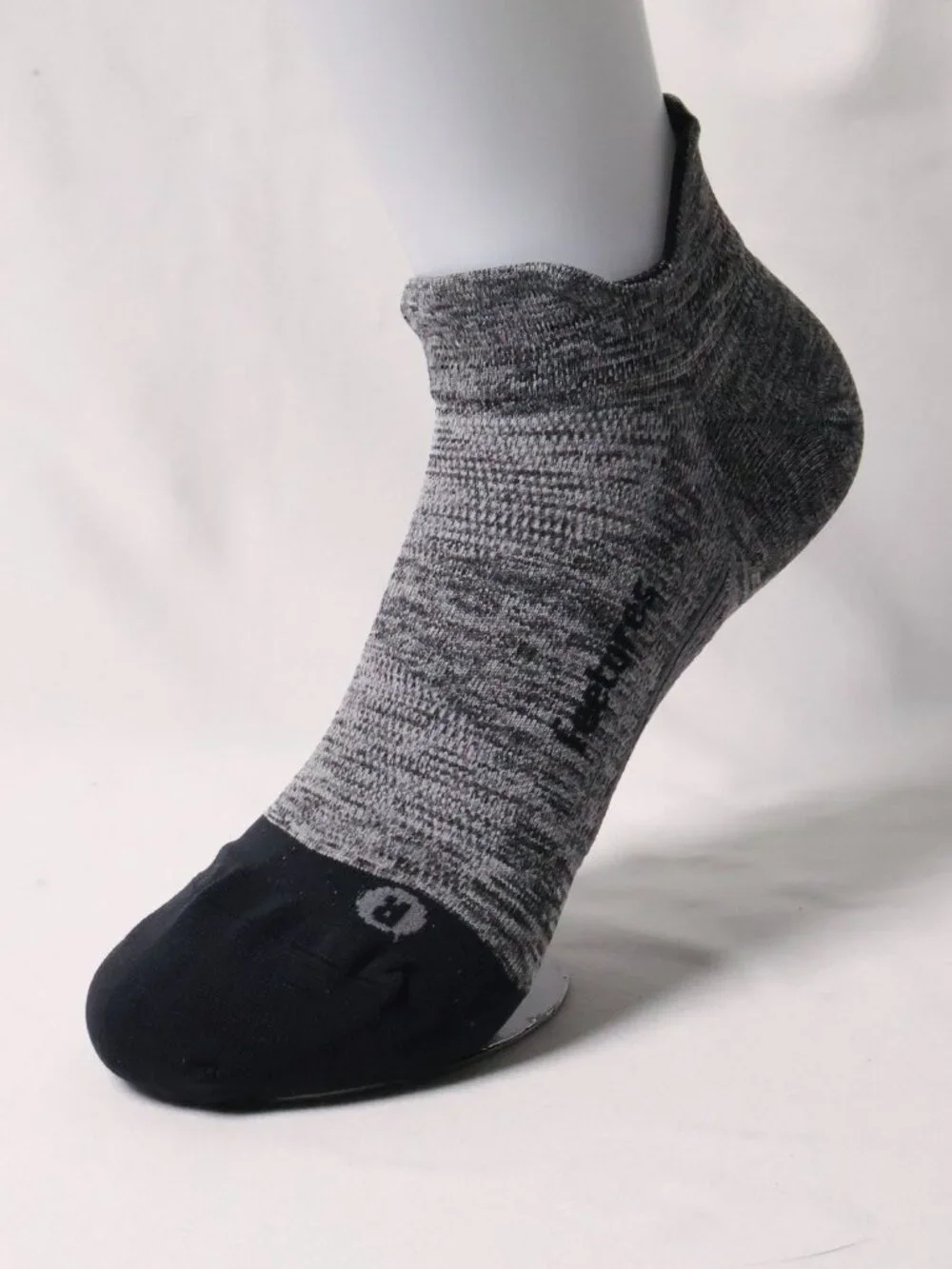 Feetures Ankle Socks Lightweight Gray [Size M]